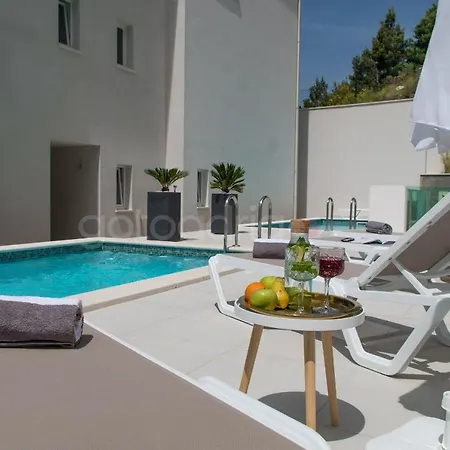 Smaragd - Opal - Luxury With Shared Pool And Private Hot Tub