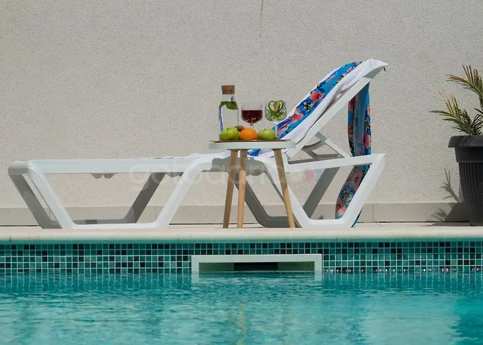 Smaragd - Opal - Luxury With Shared Pool And Private Hot Tub Apartamento