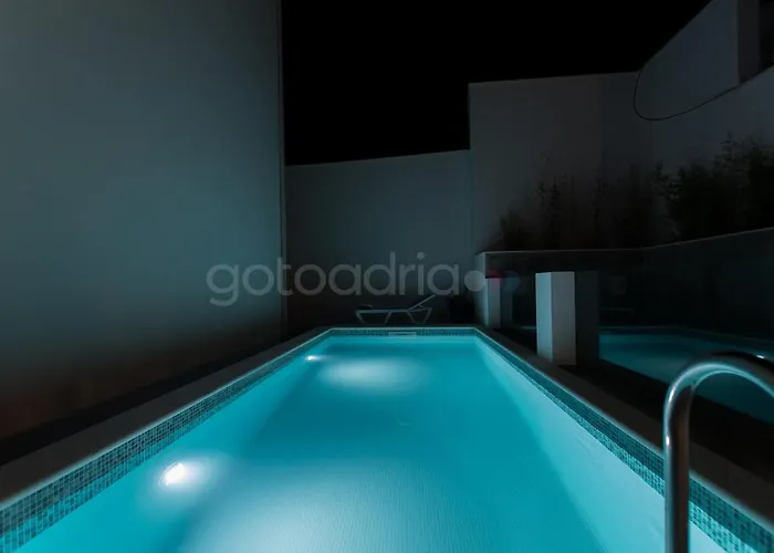 Smaragd - Opal - Luxury With Shared Pool And Private Hot Tub