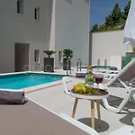 Smaragd - Opal - Luxury With Shared Pool And Private Hot Tub