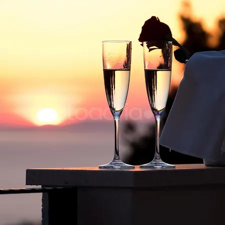 Apartment Smaragd - Opal - Luxury With Shared Pool And Private Hot Tub Makarska