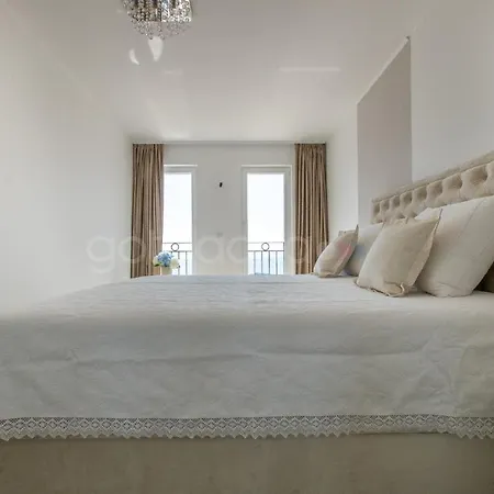 Smaragd - Opal - Luxury With Shared Pool And Private Hot Tub * Makarska