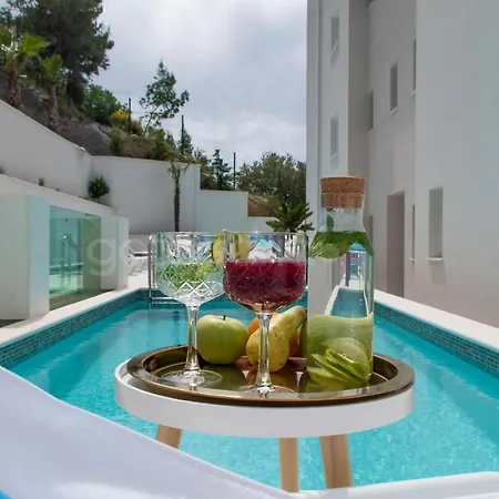 Smaragd - Opal - Luxury With Shared Pool And Private Hot Tub Apartment Makarska