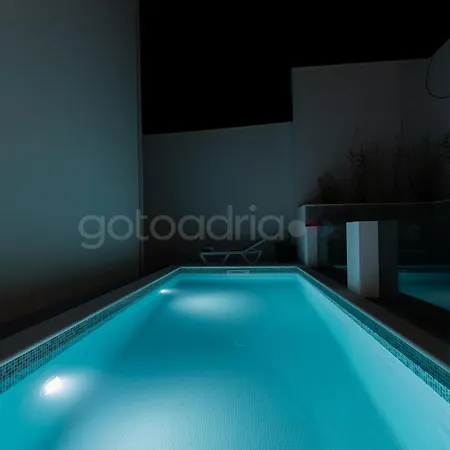 Smaragd - Opal - Luxury With Shared Pool And Private Hot Tub