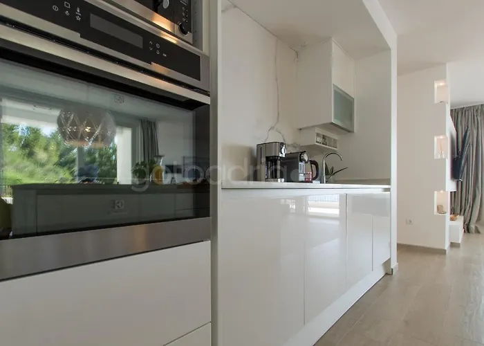 Smaragd - Opal - Luxury With Shared Pool And Private Hot Tub