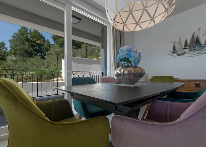 Smaragd - Opal - Luxury With Shared Pool And Private Hot Tub 公寓