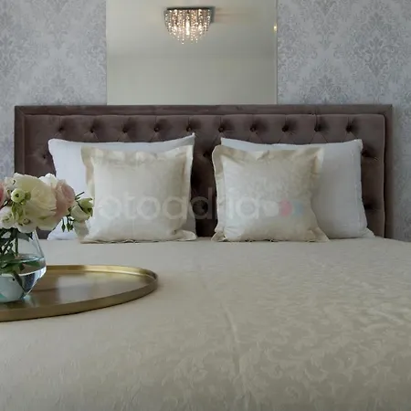 Smaragd - Opal - Luxury With Shared Pool And Private Hot Tub * Makarska