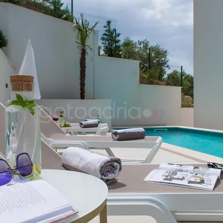 Smaragd - Opal - Luxury With Shared Pool And Private Hot Tub *